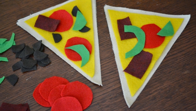 felt-pizza-busy-bag-craft-idea-gluedtomycrafts
