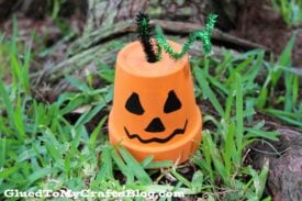 SUPER EASY Terra Cotta Pot Pumpkin Decor Piece - Kid Craft Idea For Fall