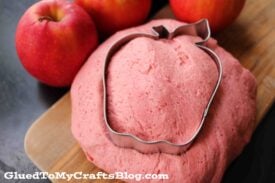 Apple Scented Play Dough Recipe - Perfect For Autumn!