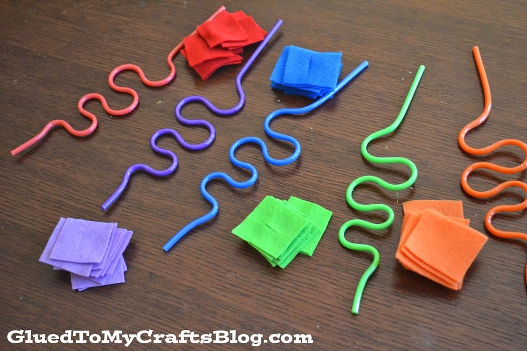 crazy-straw-busy-bag-craft-idea-gluedtomycrafts