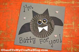 Cupcake Liner Bat Cards For Halloween