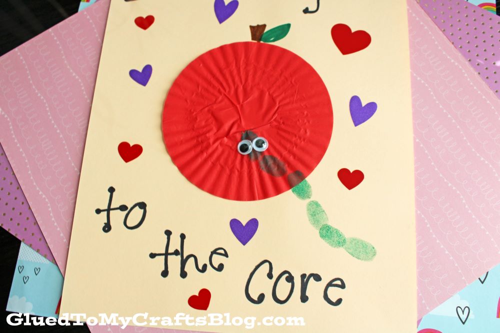Cupcake Liner Apple Card w/Thumbprint Worm