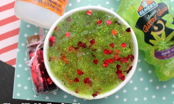 Grinch Inspired Slime Tutorial