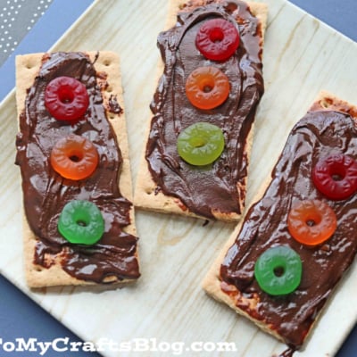 Graham Cracker Stoplight Snack Idea