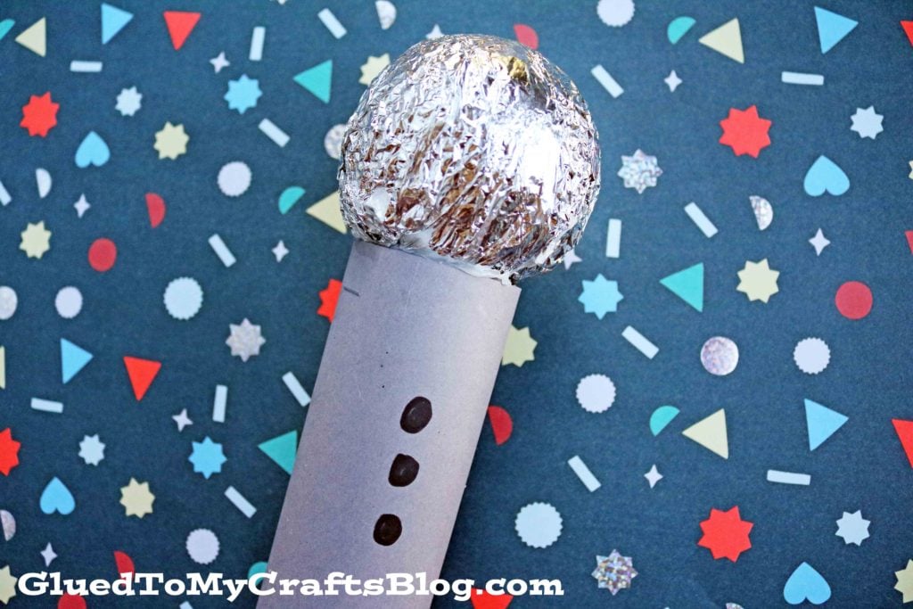Microphone Craft Using Recycled Materials