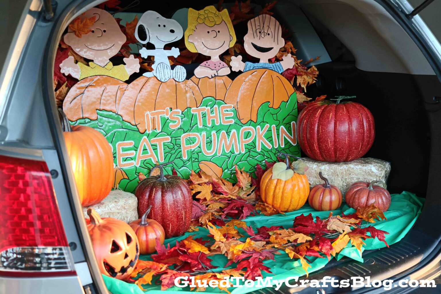 The EASIEST Great Pumpkin Trick or Trunk Display