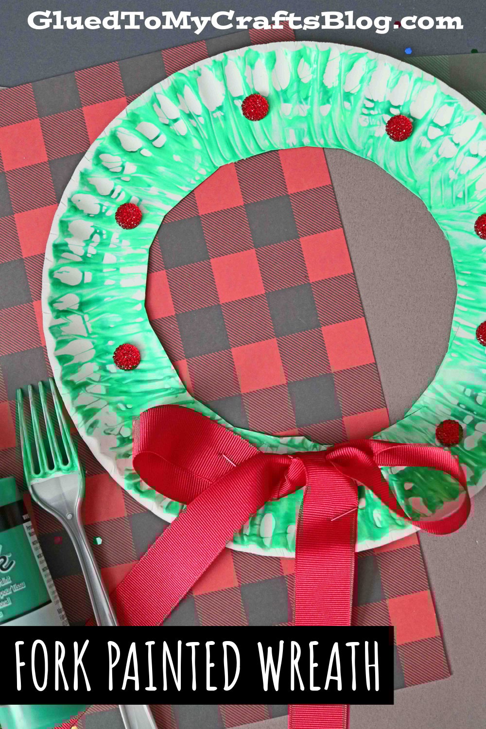 SUPER EASY Fork Painted Christmas Wreath Craft Idea