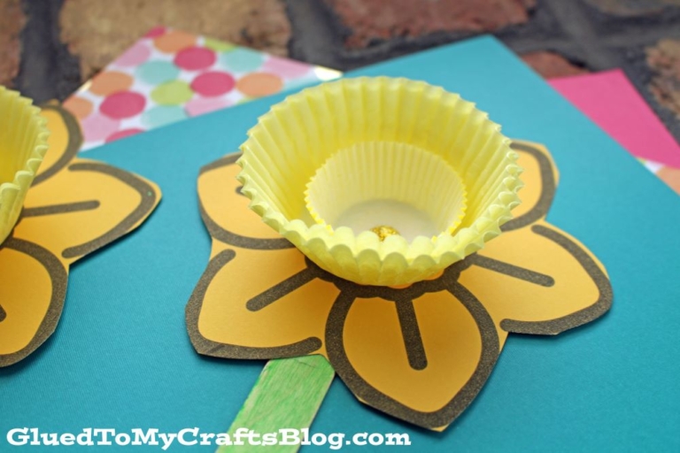 Cupcake Liner Daffodil Flower Craft