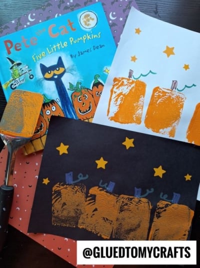 Spatula Stamped Pumpkins For Story Time