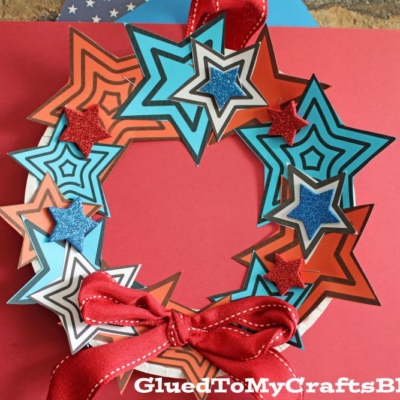 Paper Plate Patriotic Star Wreath Craft