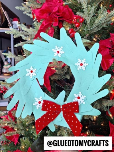 handprint-christmas-wreath-craft-idea-gluedtomycrafts