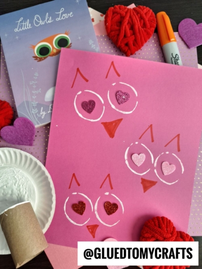 USE A TOILET PAPER ROLL TO "STAMP" LOVE STRUCK OWLS ON PAPER