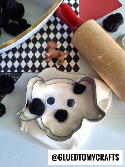 COOKIE CUTTER DALMATIAN PLAY - USE WHITE PLAYDOUGH AND BLACK POM POMS