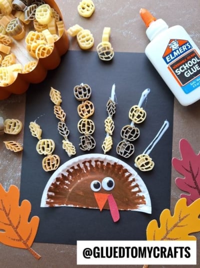 USE PASTA NOODLES TO MAKE TURKEY FEATHERS ON PAPER
