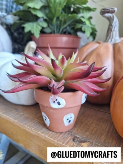 TERRA COTTA POT WITH THUMBPRINT GHOSTS
