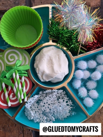 MAKE MOON DOUGH AND USE IT TO "BAKE" UP CHRISTMAS CUPCAKES