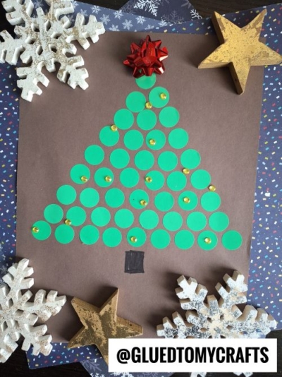 Use GREEN dot stickers to make a Christmas tree design