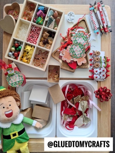 SANTA PACKING STATION - USE LITTLE BOXES AND BOWS