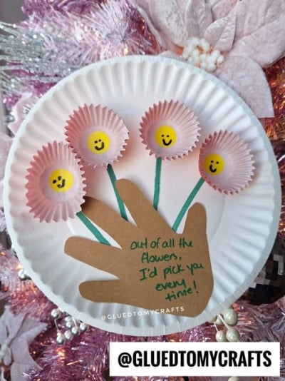 CUPCAKE LINER AND HANDPRINT BOUQUET CRAFT IDEA